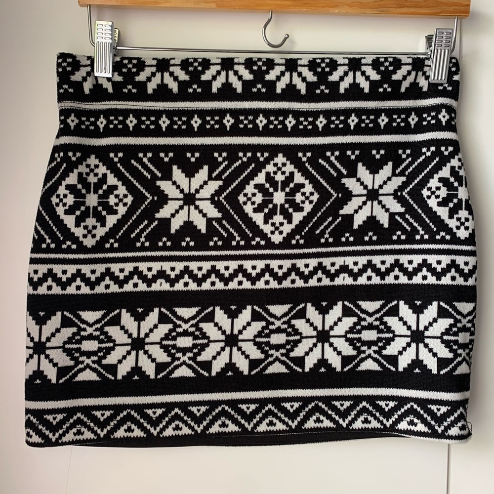 Knit body con skirt - Picture 3 of 8